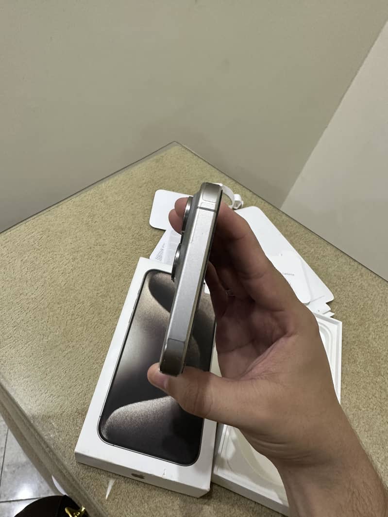 Apple iPhone 15 Pro Max 6