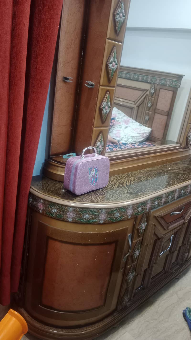 side tables &dressing tabel 1