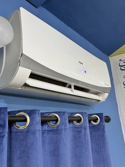 Haier 1-TON AC INVERTER COOL & HEAT