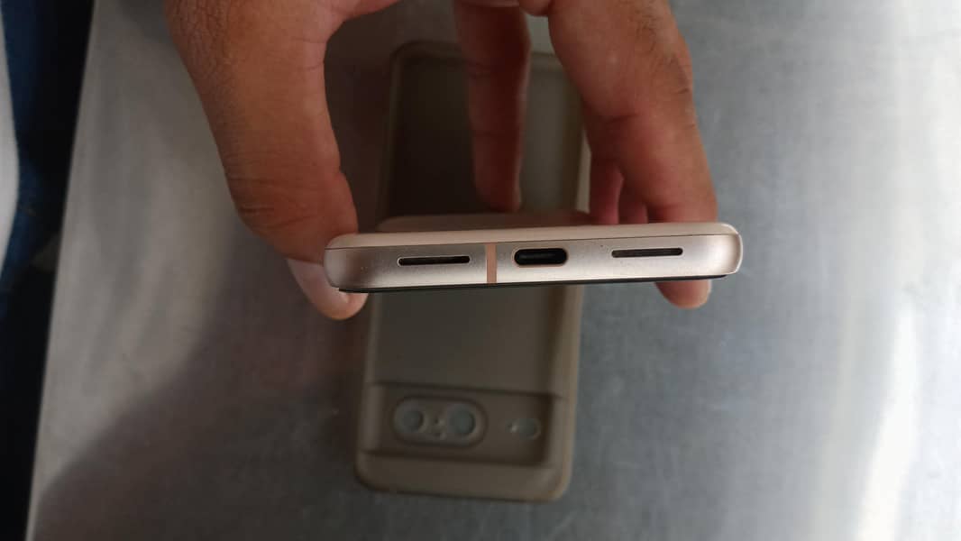 Google Pixel 8 2