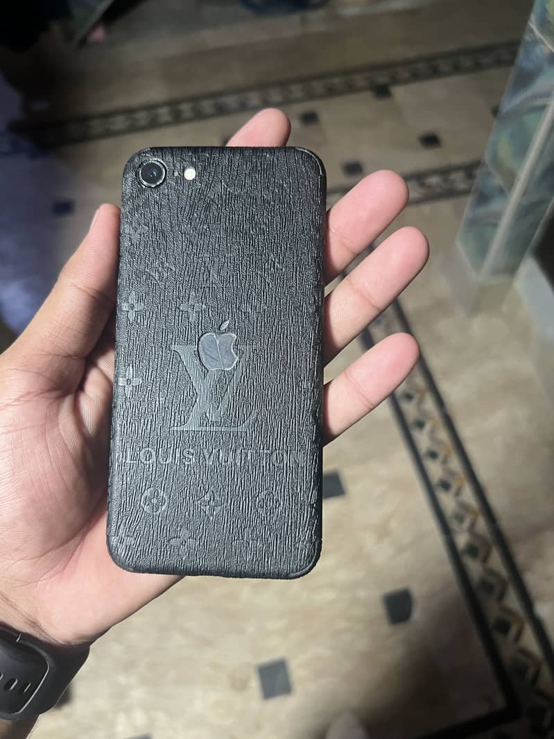 Apple iPhone SE 0