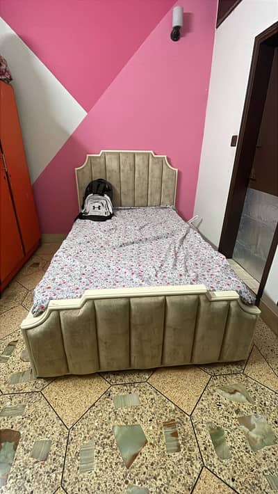 Like-New Upholstered Single Bed for Sale (Beige Velvet)