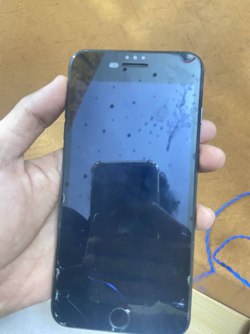 Apple iPhone 7 Plus 1