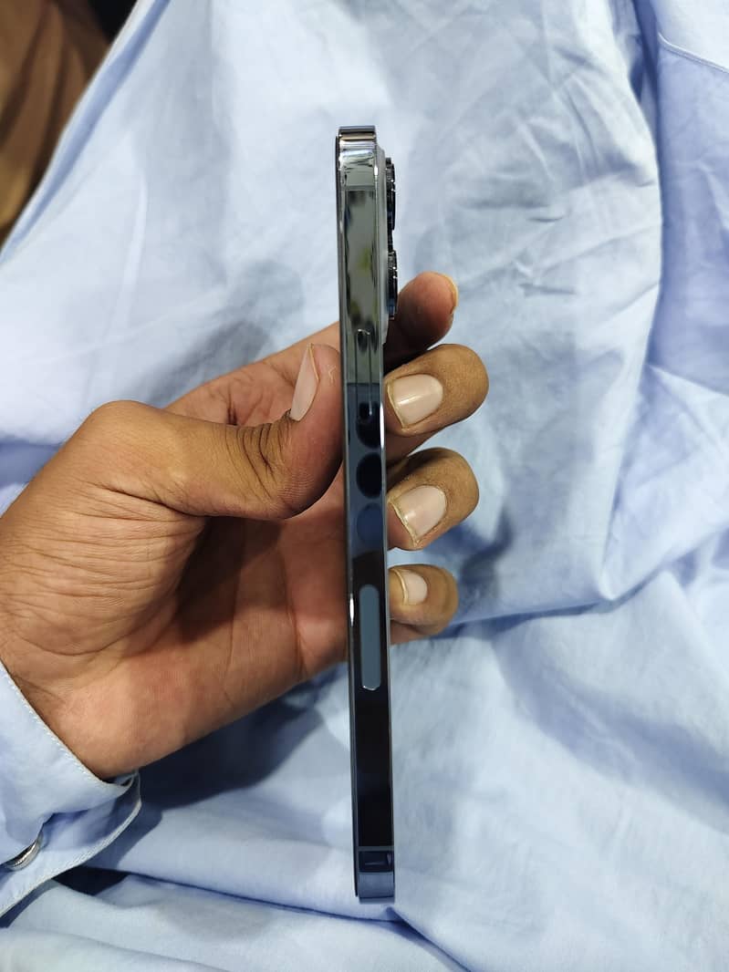 Apple iPhone 13 Pro Max 3