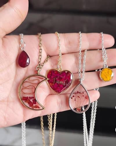 syed beauty hub. . . resin artist