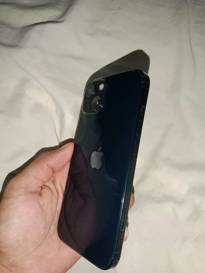 Apple iPhone 13 0