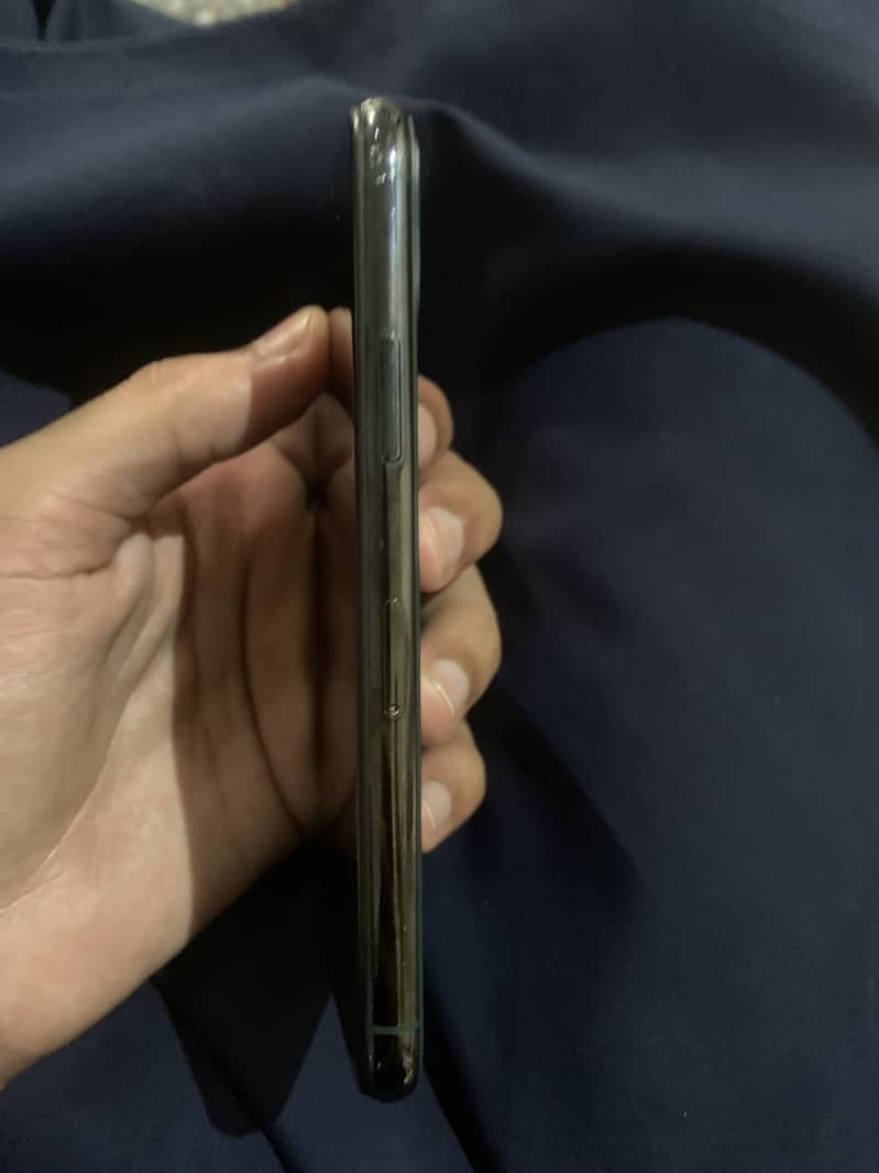 Apple iPhone 11 Pro 6