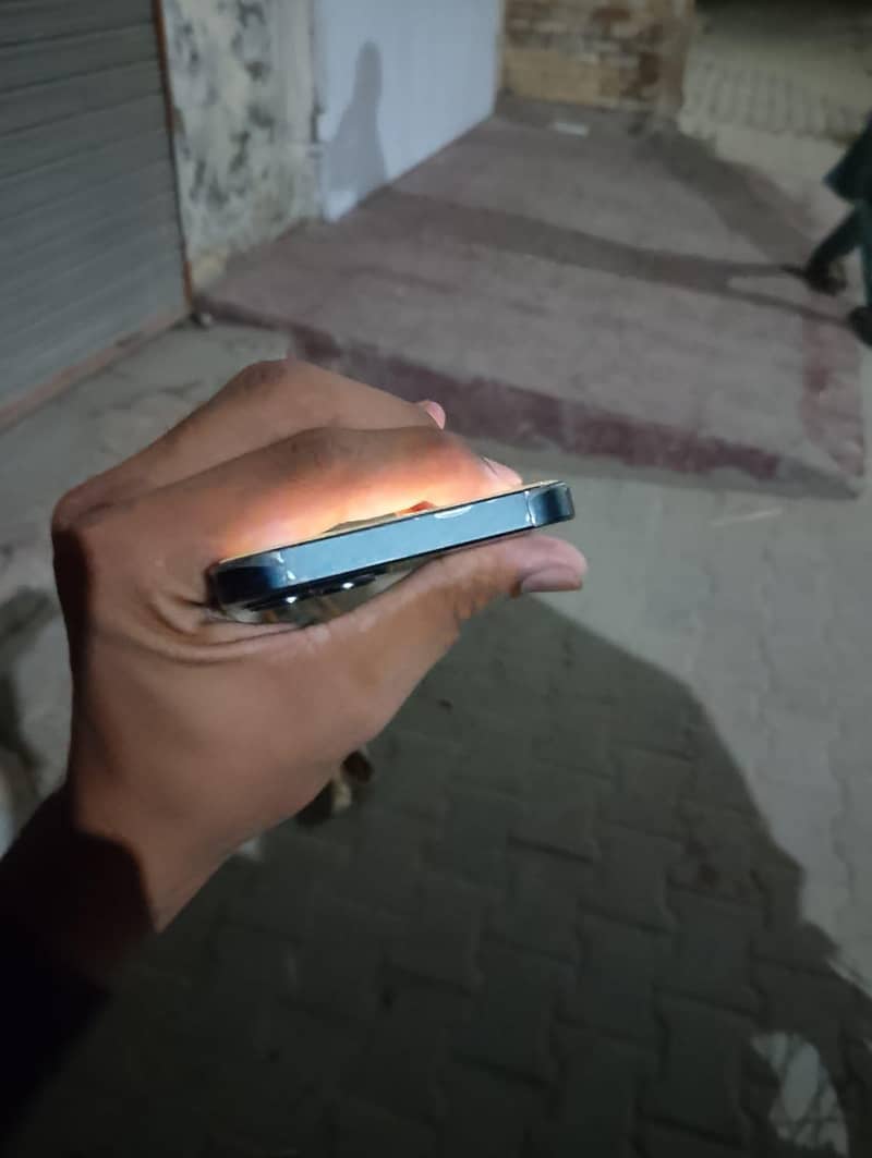 Apple iPhone 13 3