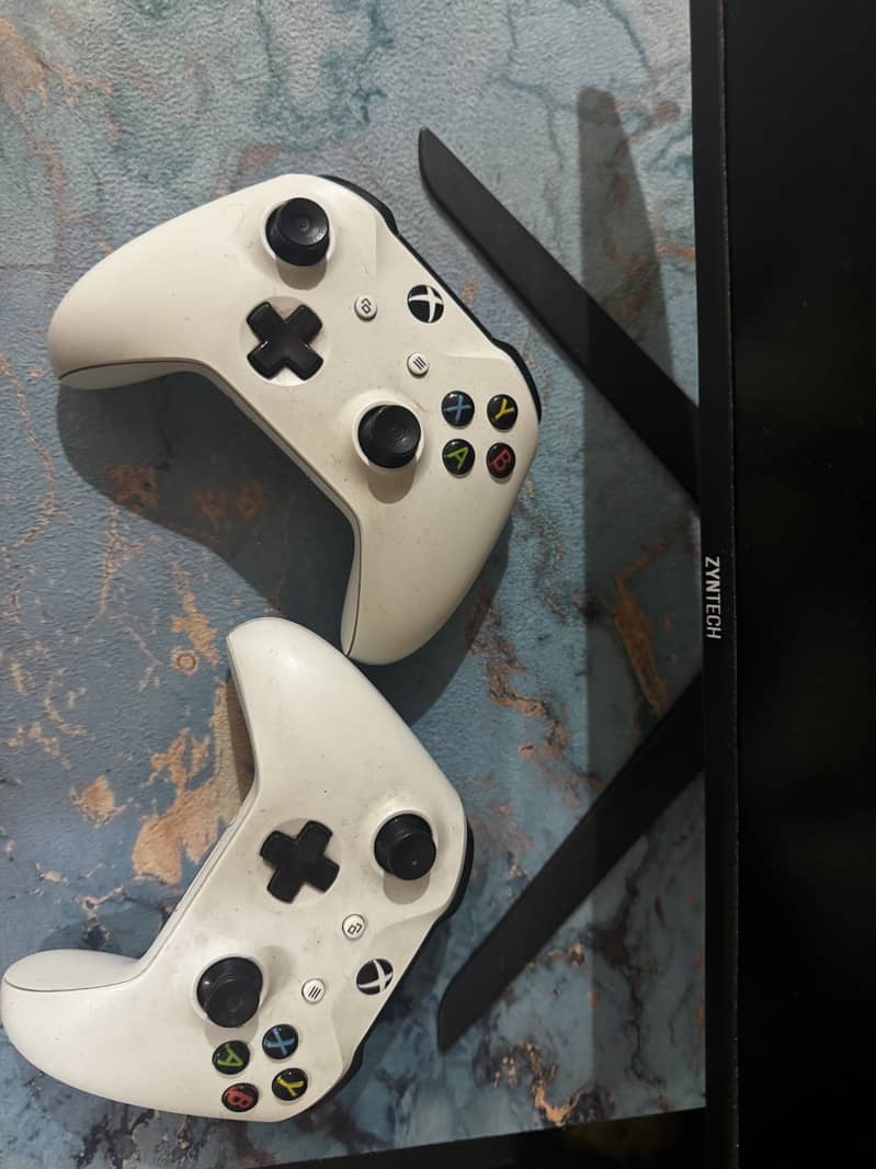 Xbox one original controllers 0