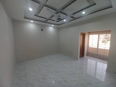 GULBERG RESIDENCIA 7M UPPER FLOOR AVAILABLE FOR RENT
