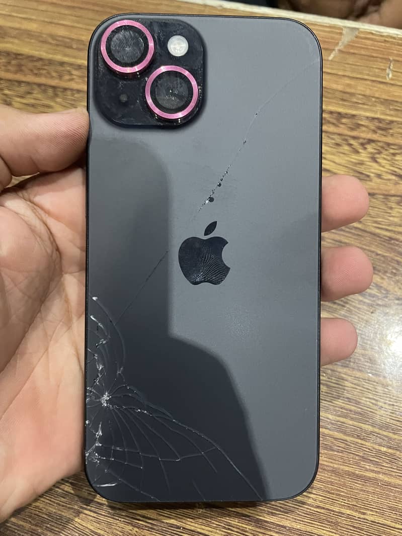 Apple iPhone 15 4