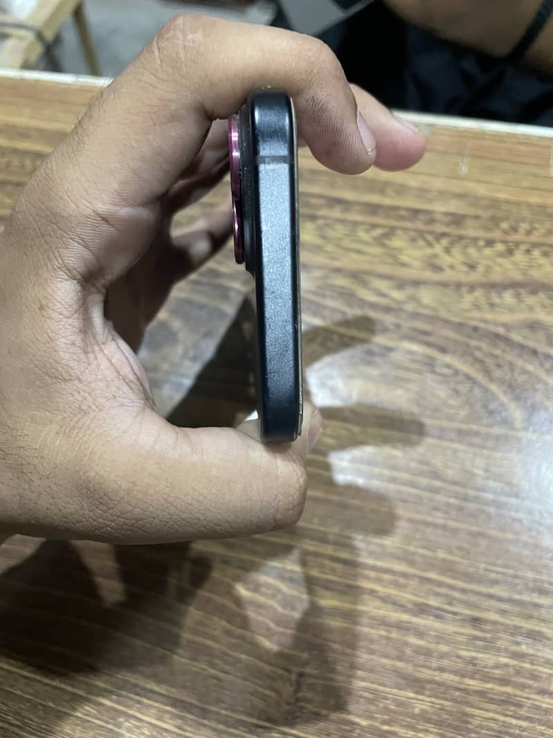 Apple iPhone 15 6