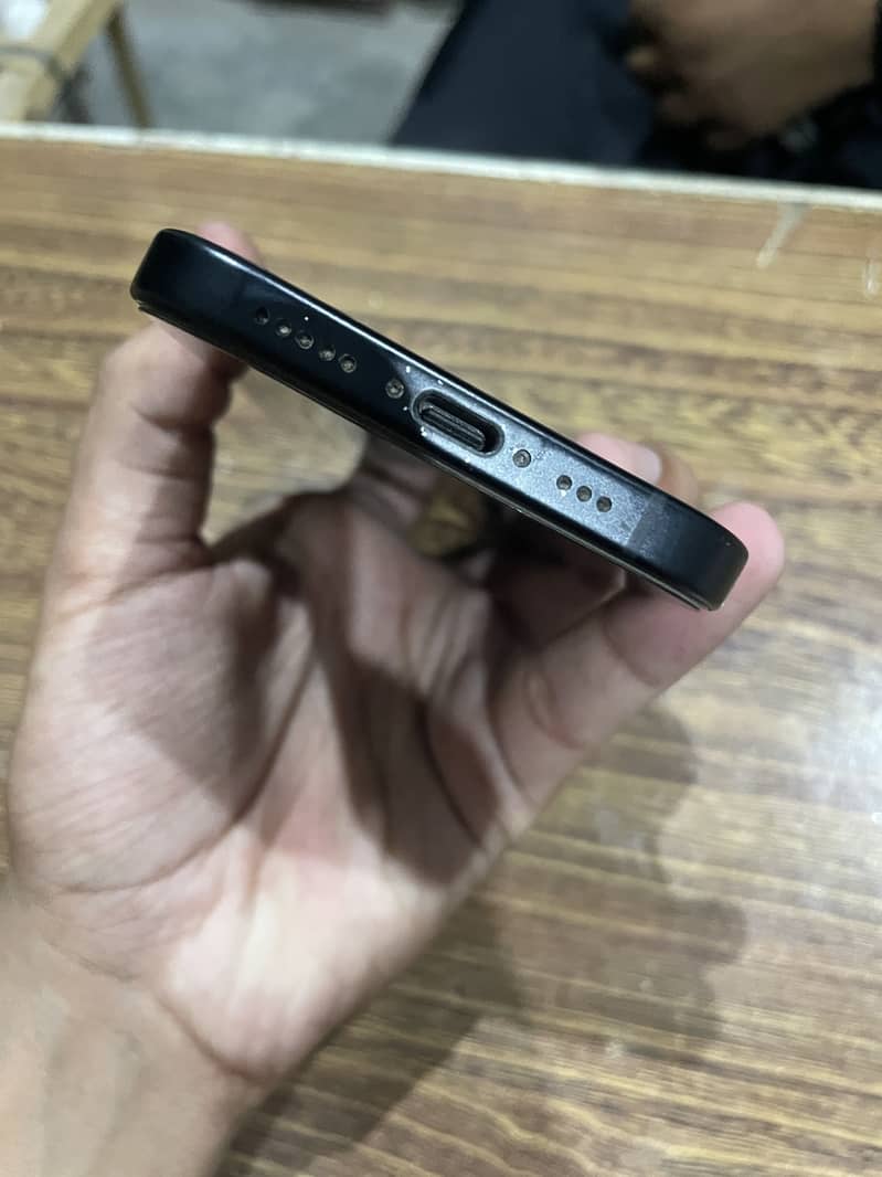 Apple iPhone 15 8