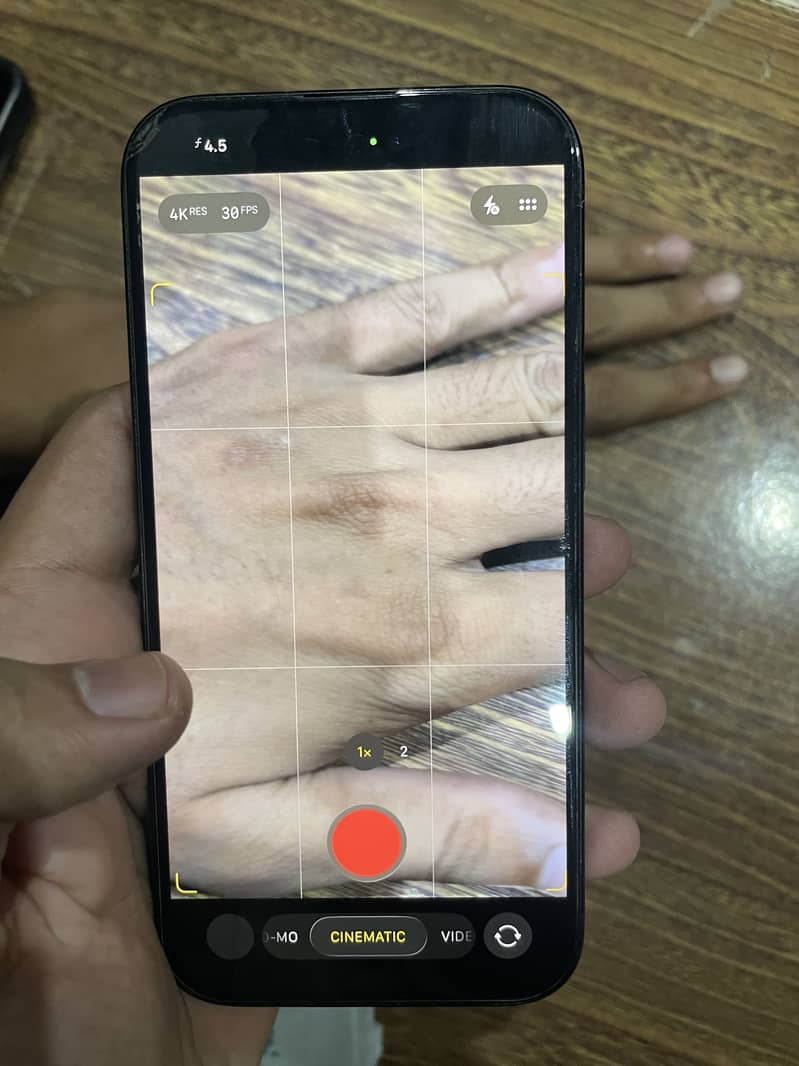 Apple iPhone 15 16