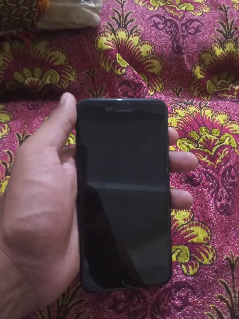 Apple iPhone 7 Plus 1