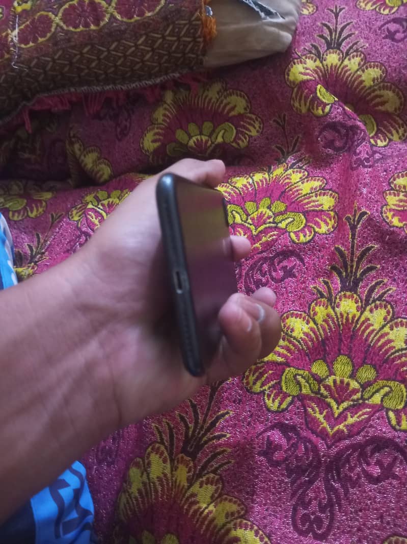 Apple iPhone 7 Plus 3