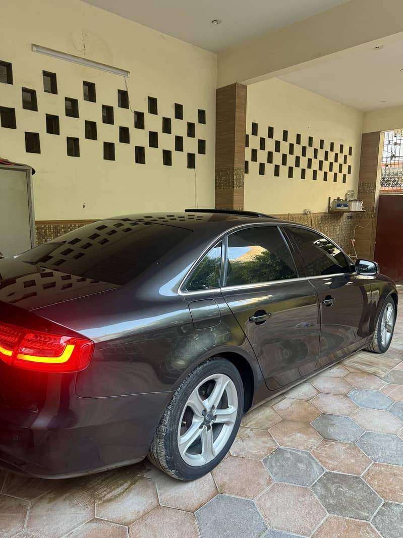 Audi A4 2014 1