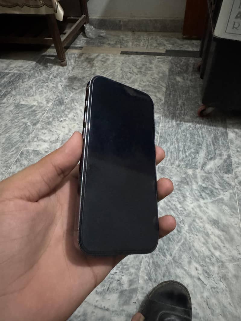 Apple iPhone 14 Pro 1