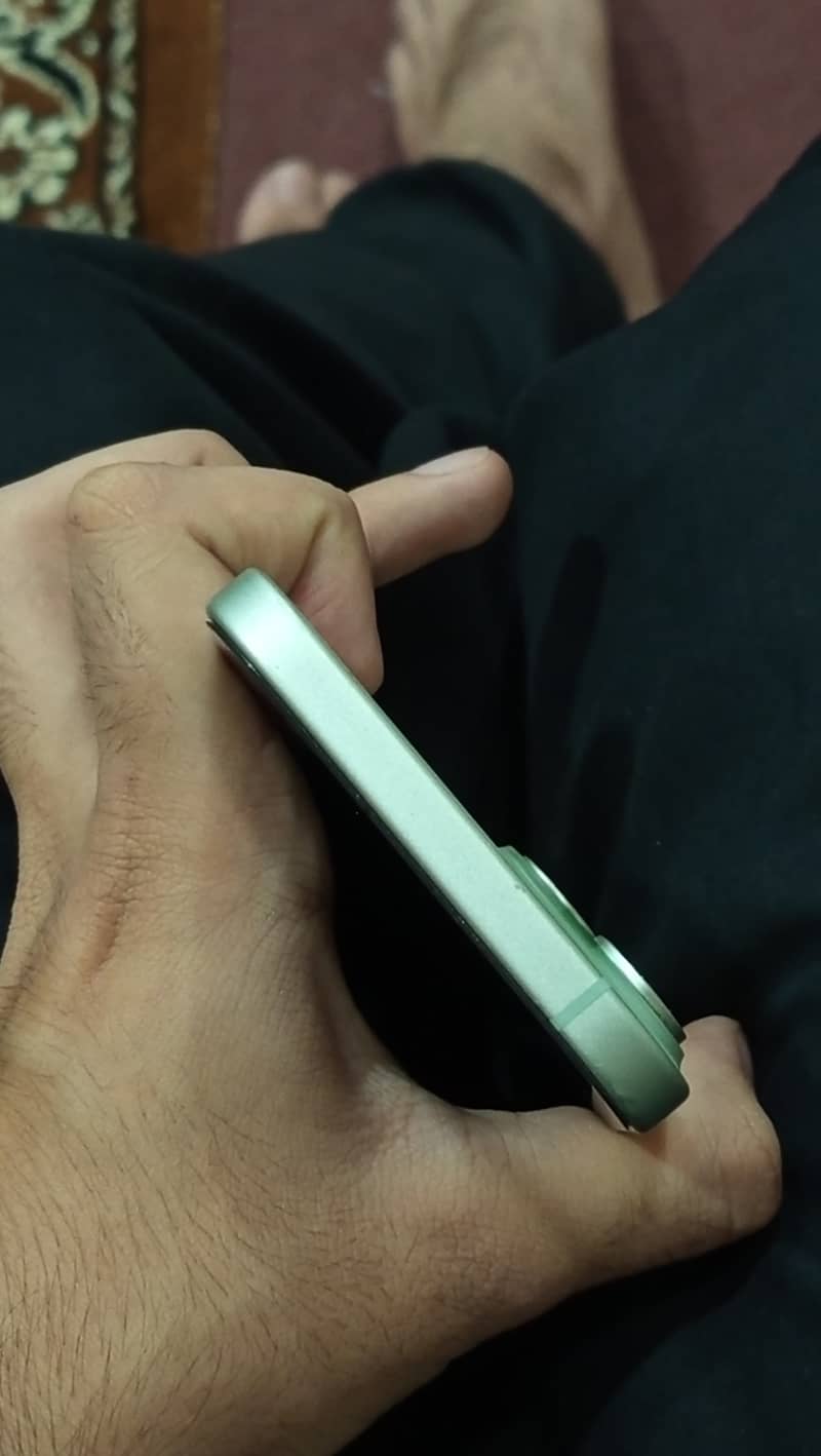 Apple iPhone 15 plus 5