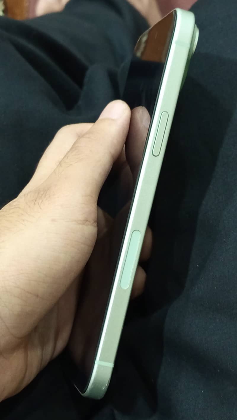 Apple iPhone 15 plus 6