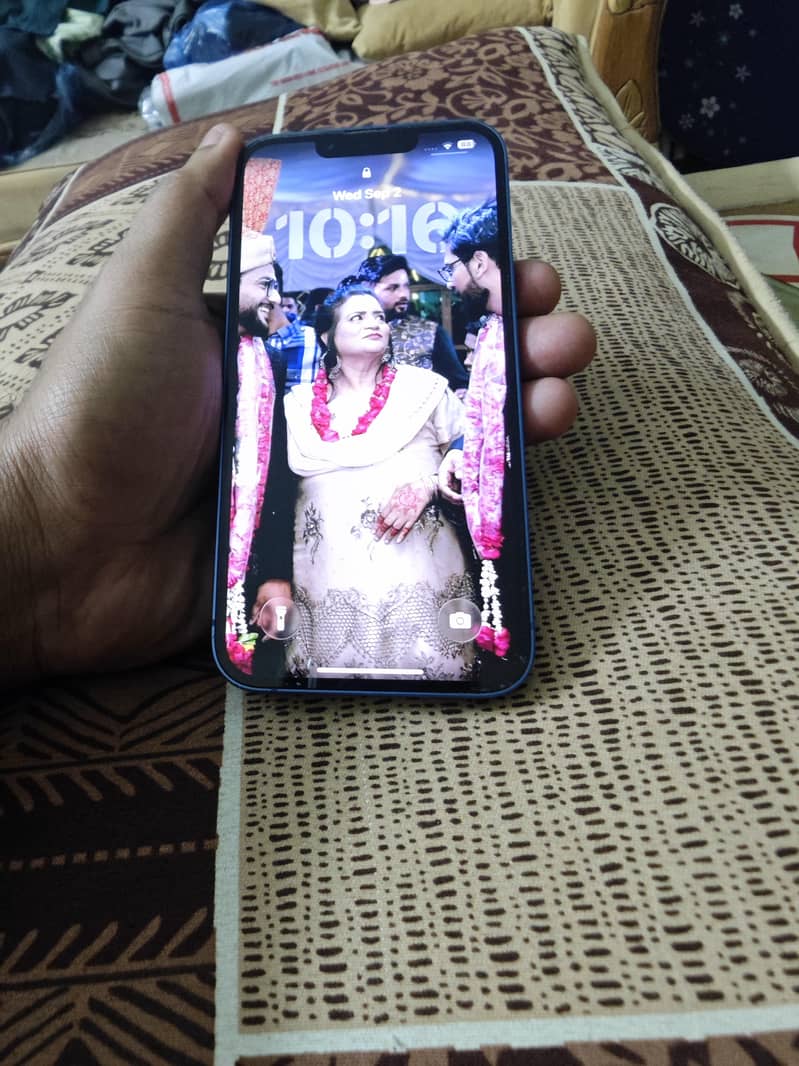 Apple iPhone 13 2