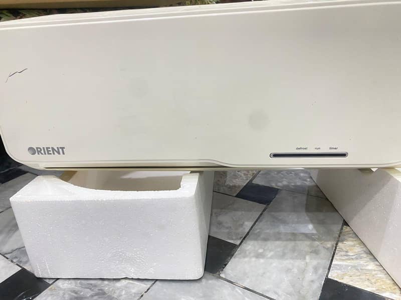 orient AC 1.5 tone 3
