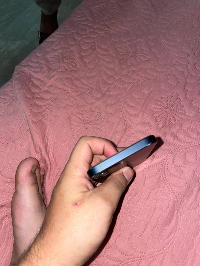 Apple iPhone 12 2