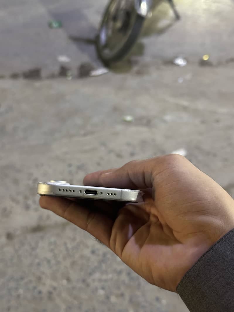 Apple iPhone 17 3