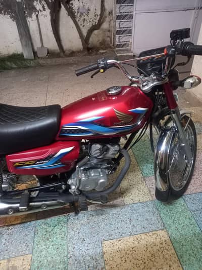 Honda 125 bilkul saaf hai