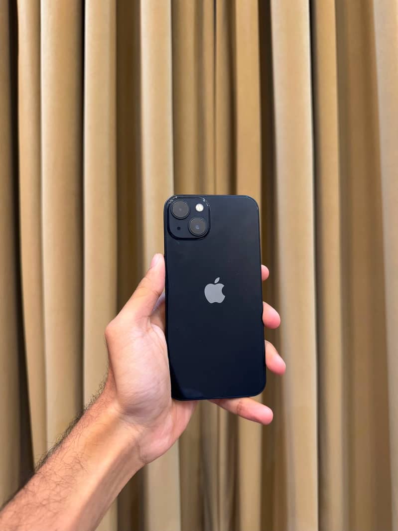 Apple iPhone 13 0
