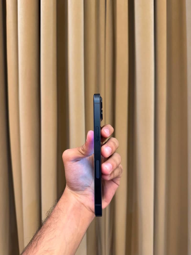 Apple iPhone 13 1