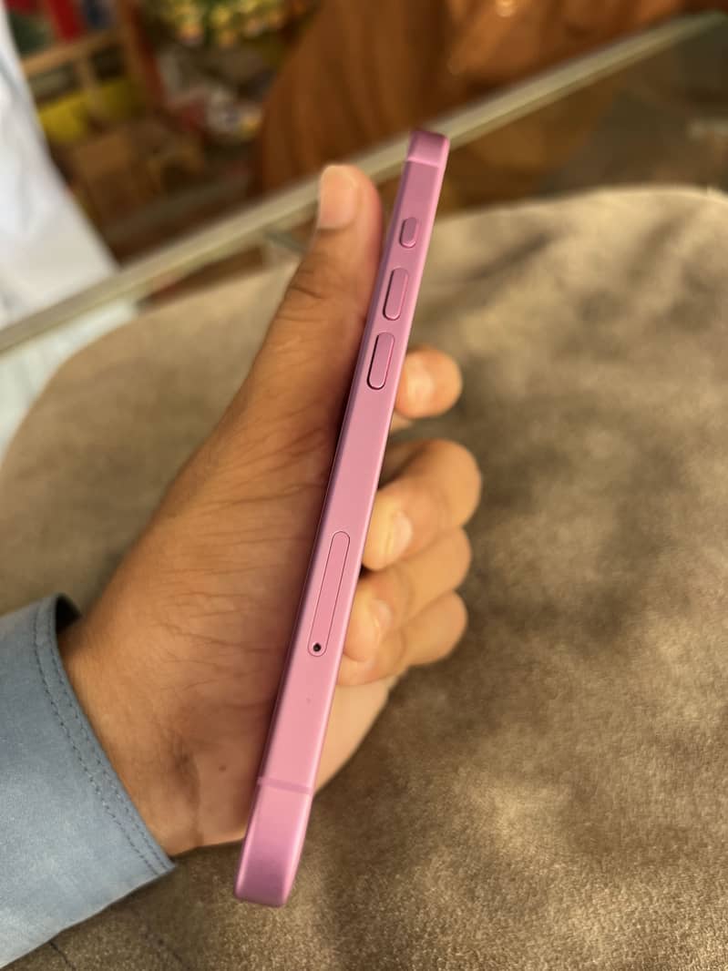 Apple iPhone 16 0
