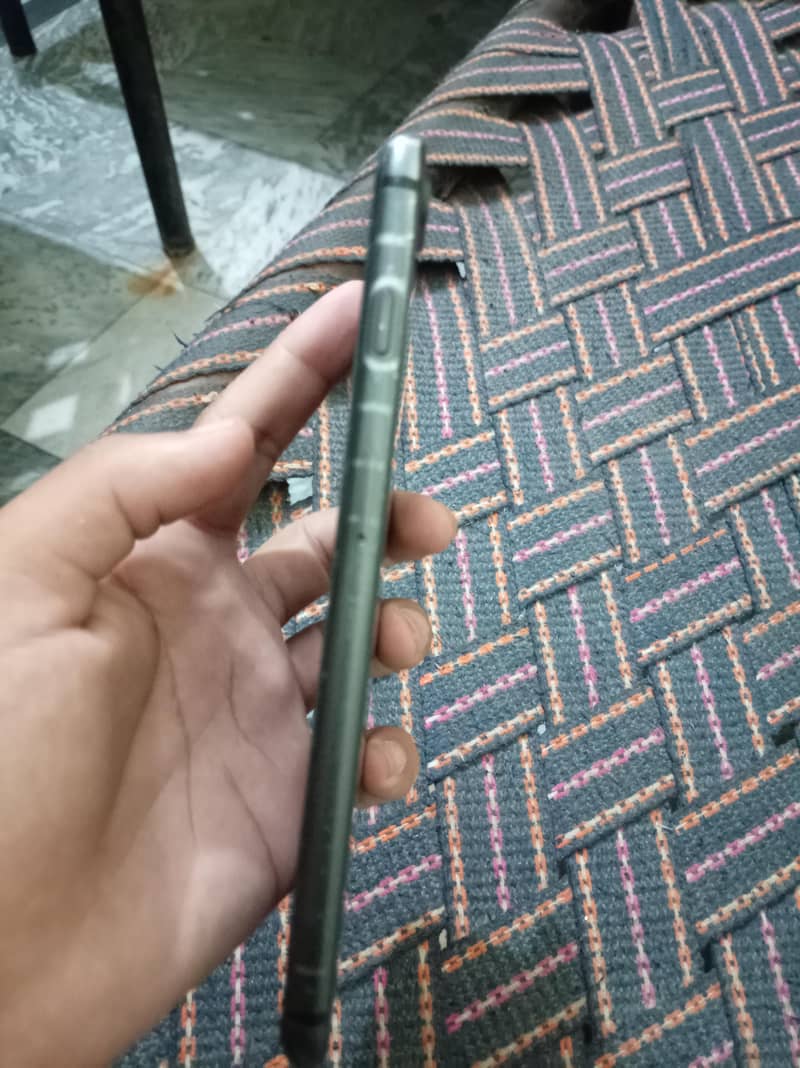 Apple iPhone 8 Plus 4