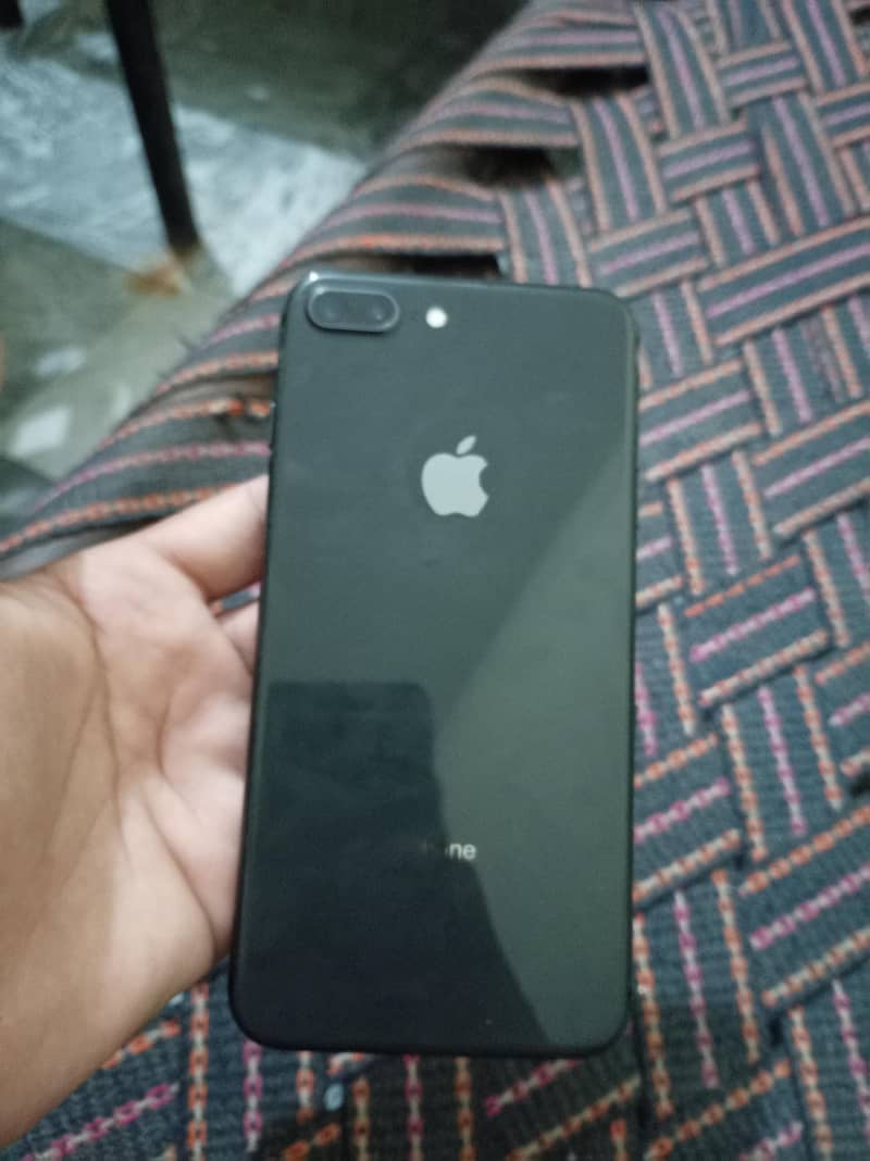 Apple iPhone 8 Plus 5