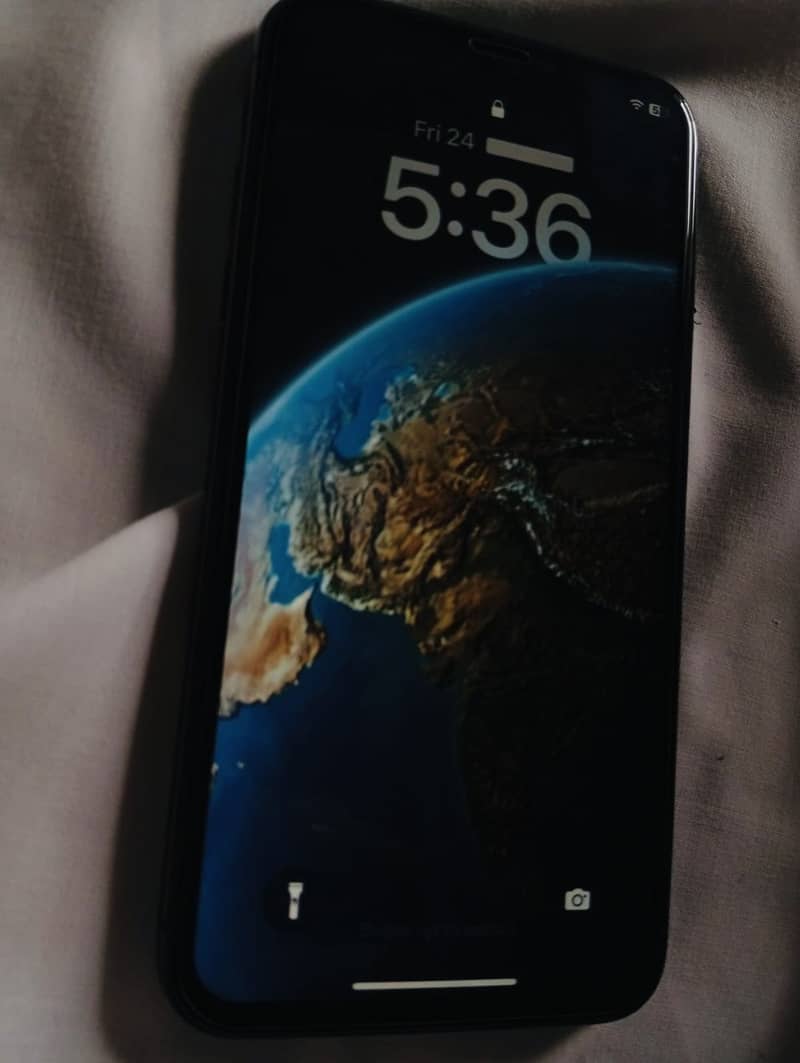 Apple iPhone X 5