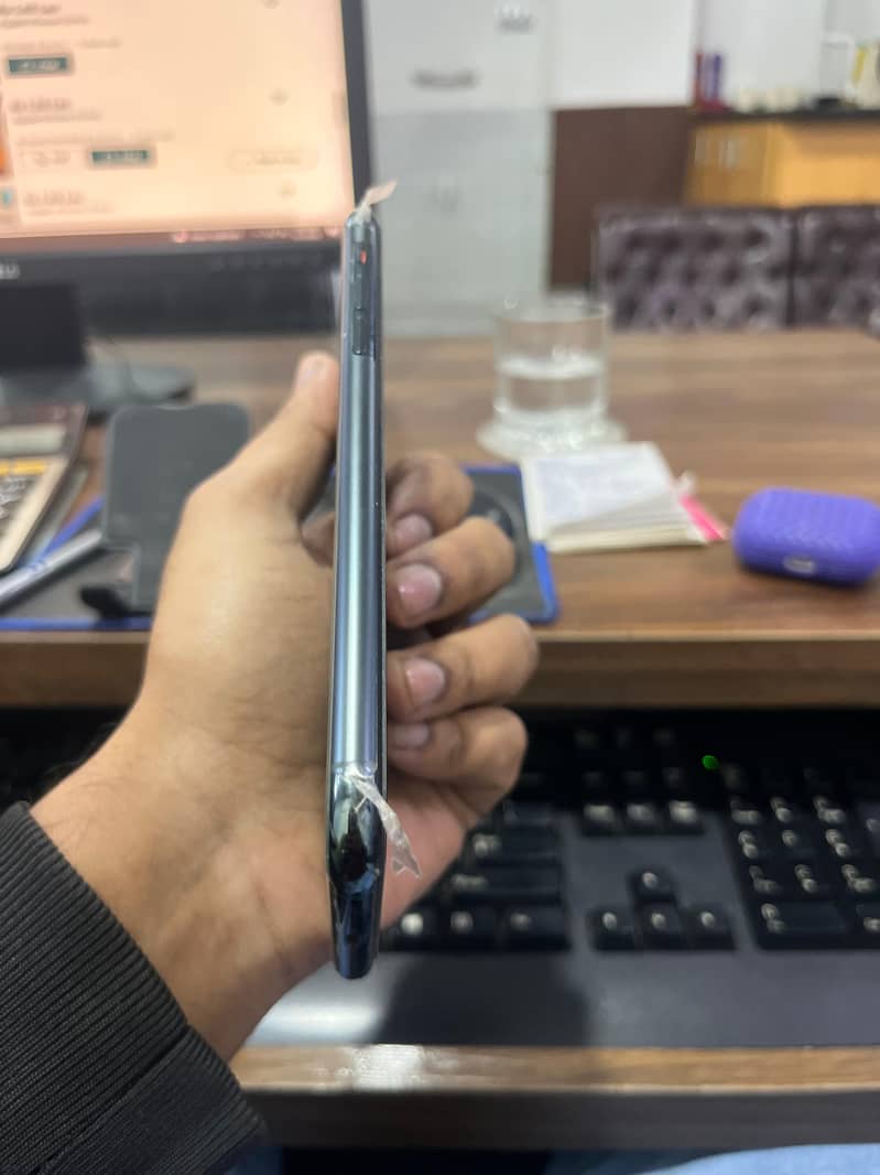 Apple iPhone 11 Pro Max 3