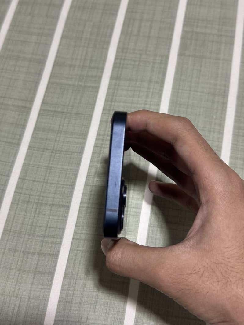 Apple iPhone 13 1