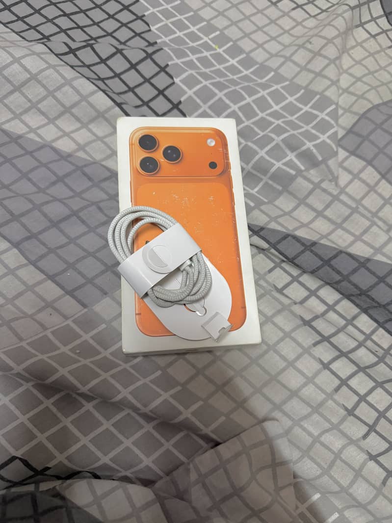 Apple iPhone 17 Pro Max 5