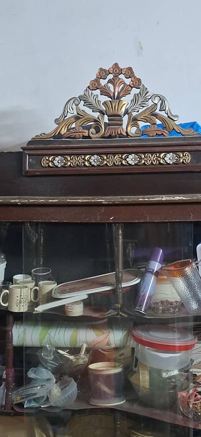 Cupboard shocase