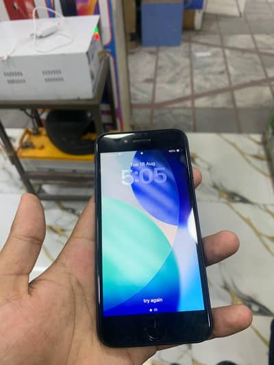 Apple iPhone SE