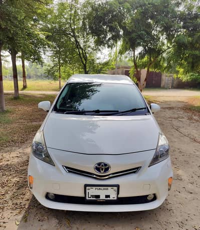 Toyota Prius Alpha 2011 7 Seaters Full Option