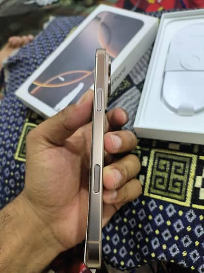 Apple iPhone 16 Pro Max