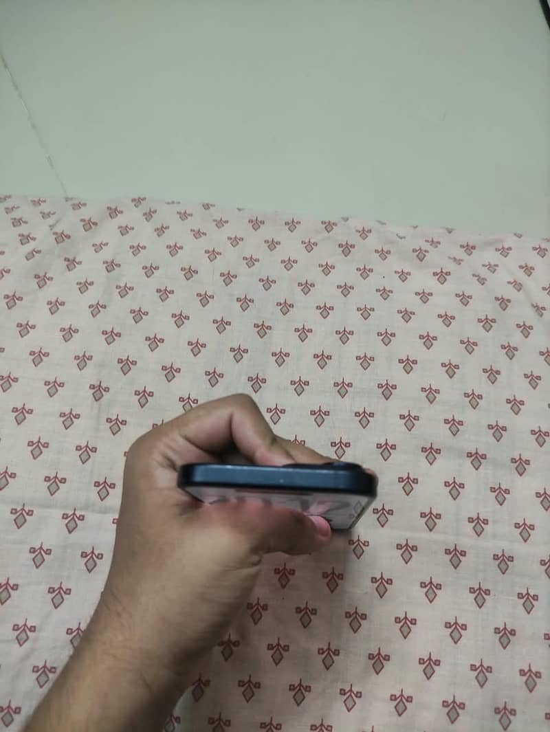 Apple iPhone 15 4