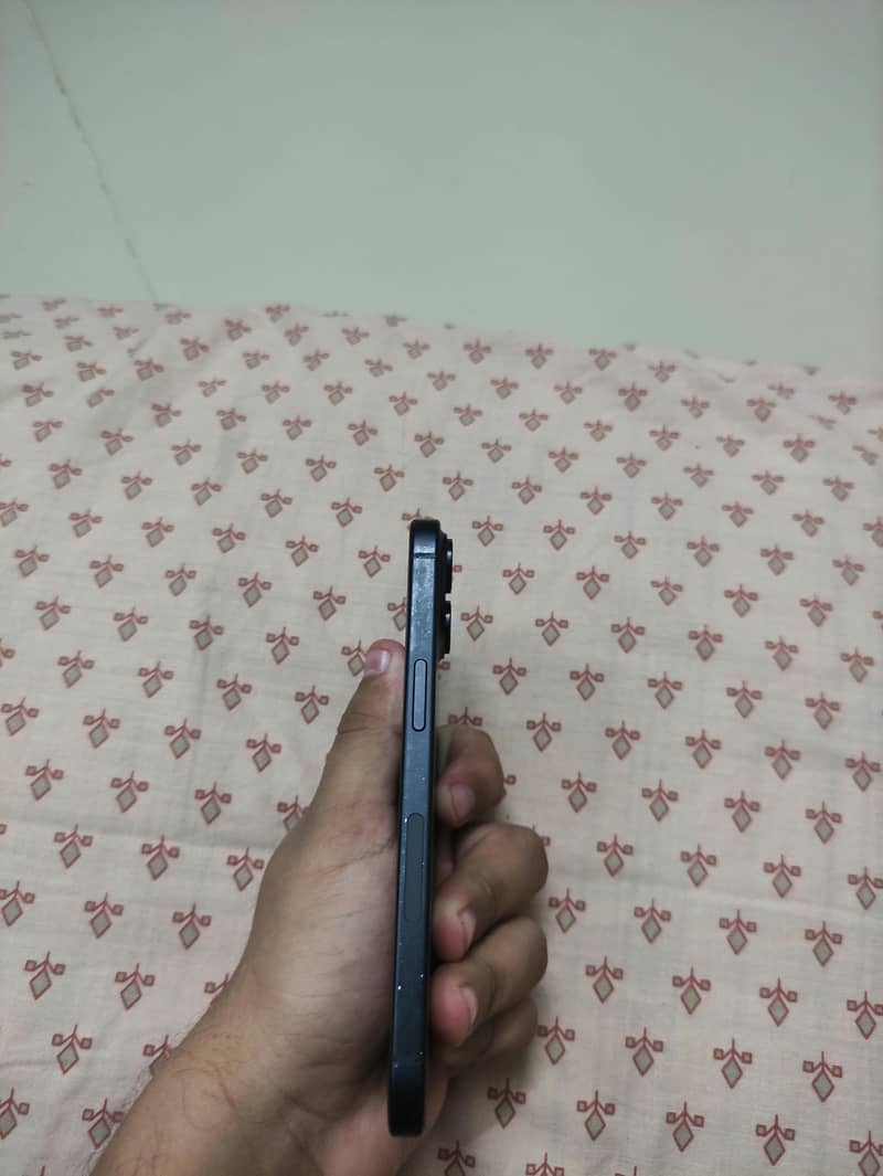 Apple iPhone 15 8