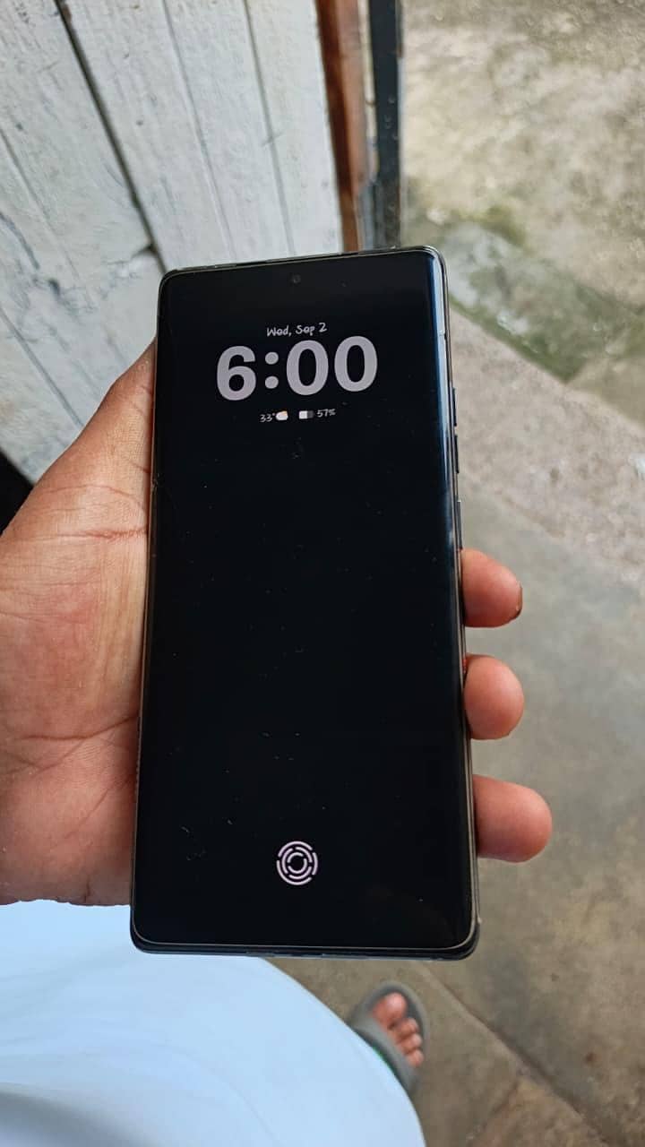 Tecno CAMON 40 Pro 1