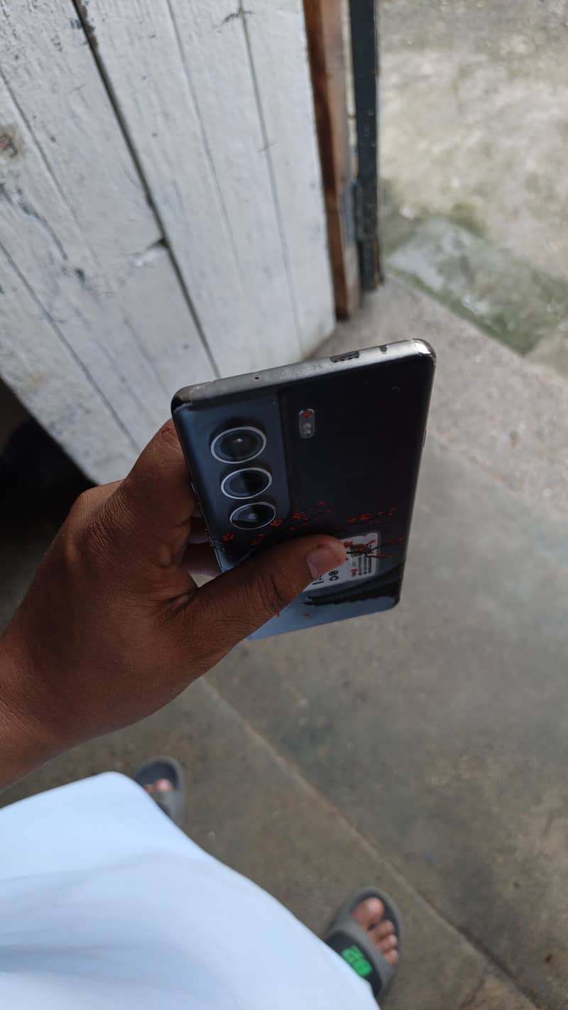 Tecno CAMON 40 Pro 4