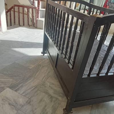  Premium Wooden Baby Cot for Sale – Excellent Condition! 
