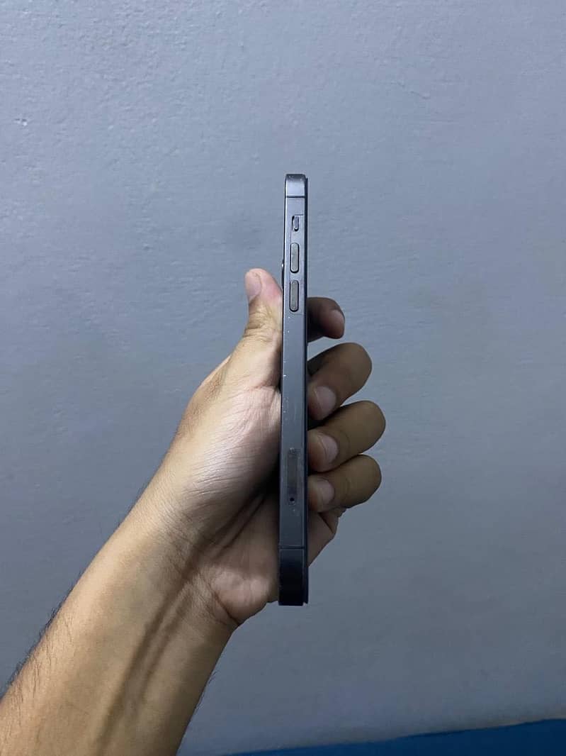 Apple iPhone 12 Pro 4