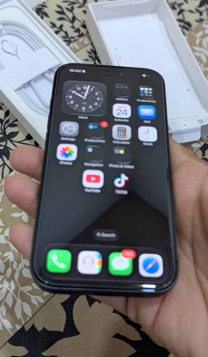 Apple iPhone 17 8