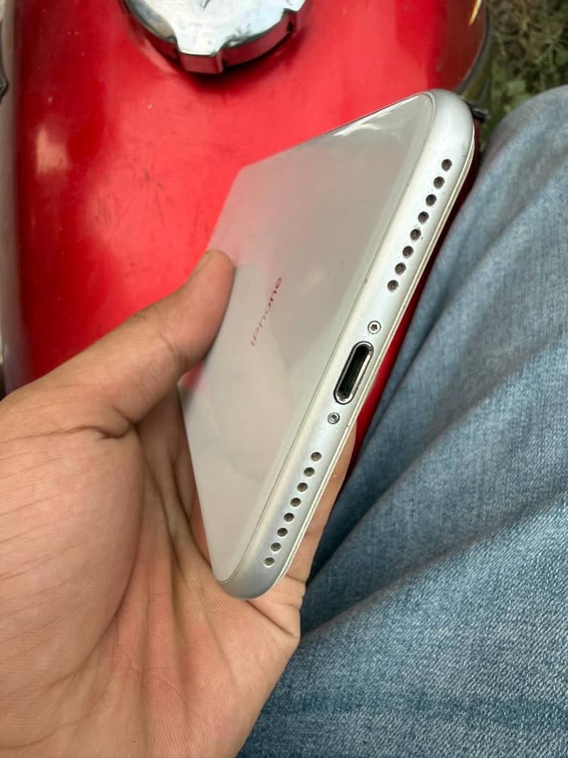Apple iPhone 8 Plus 0